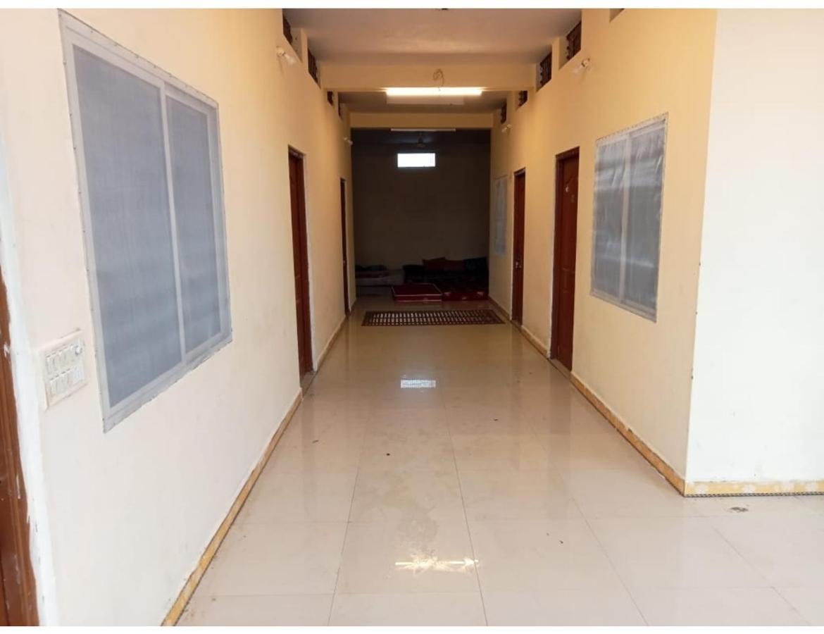 Hotel Mahakal Vishram, Ujjain Dış mekan fotoğraf