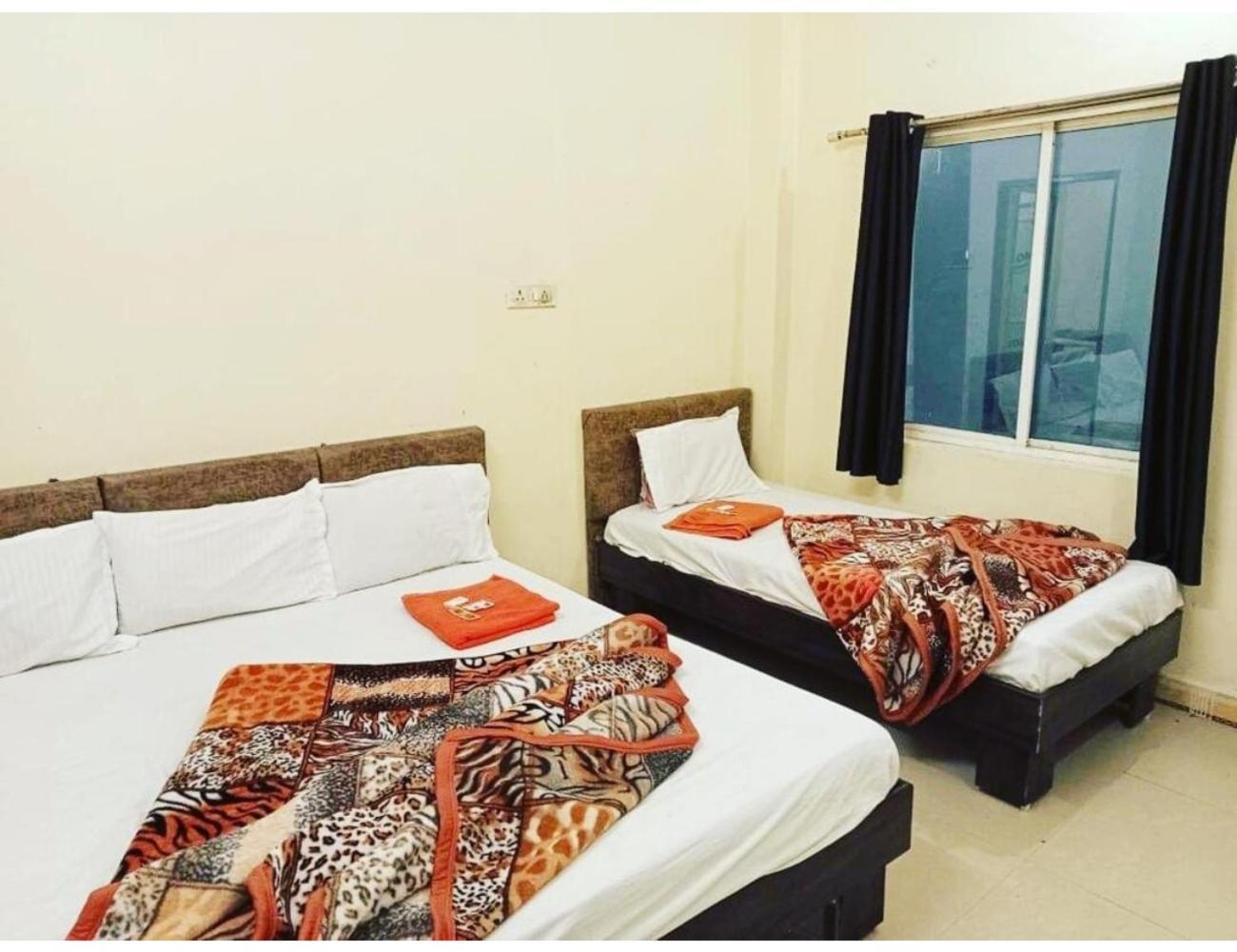 Hotel Mahakal Vishram, Ujjain Dış mekan fotoğraf